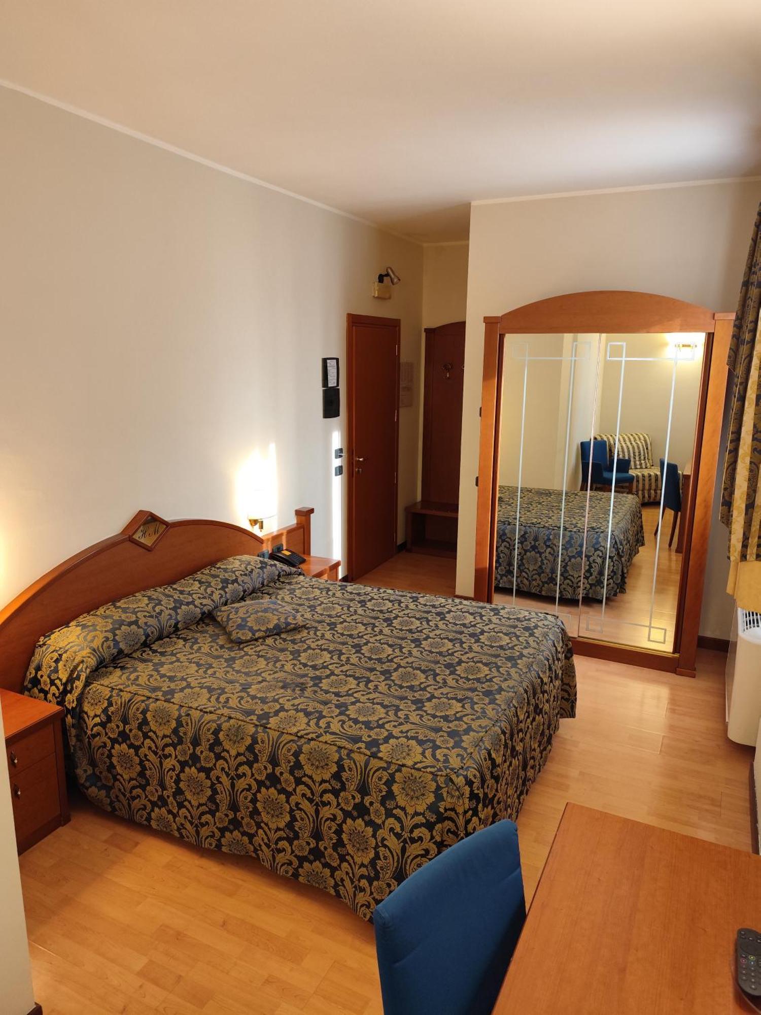 Hotel Majestic San Giuliano Milanese Exterior photo