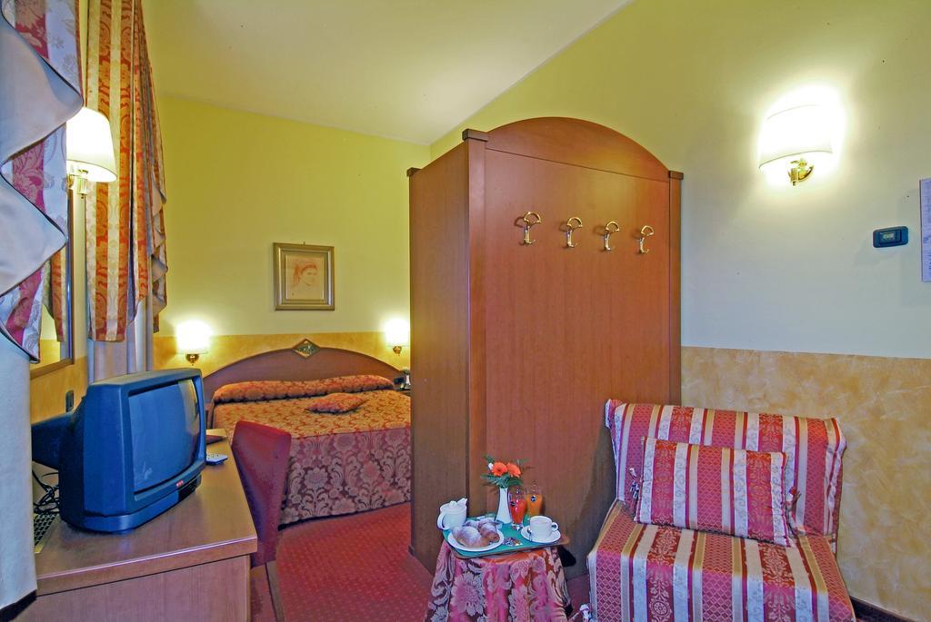 Hotel Majestic San Giuliano Milanese Room photo