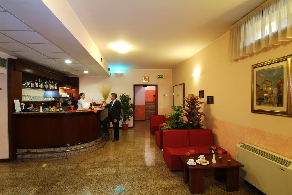 Hotel Majestic San Giuliano Milanese Interior photo