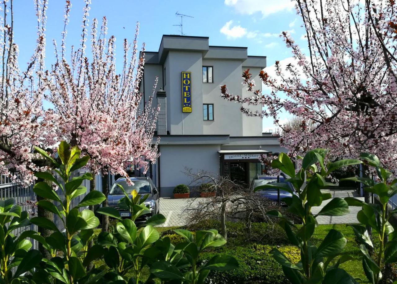 Hotel Majestic San Giuliano Milanese Exterior photo